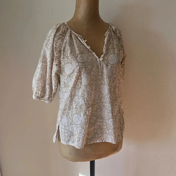 Cleobella sz XS tan and white organic cotton blouse gorgeous shell buttons EUC - Picture 1 of 8